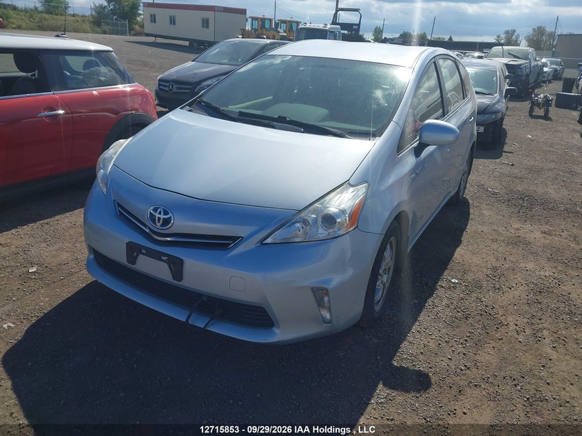 Prius V