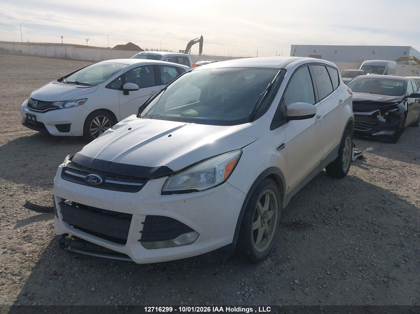Vin: 1fmcu9gx8fuc70552, lot: 3123027, ford escape se 20152