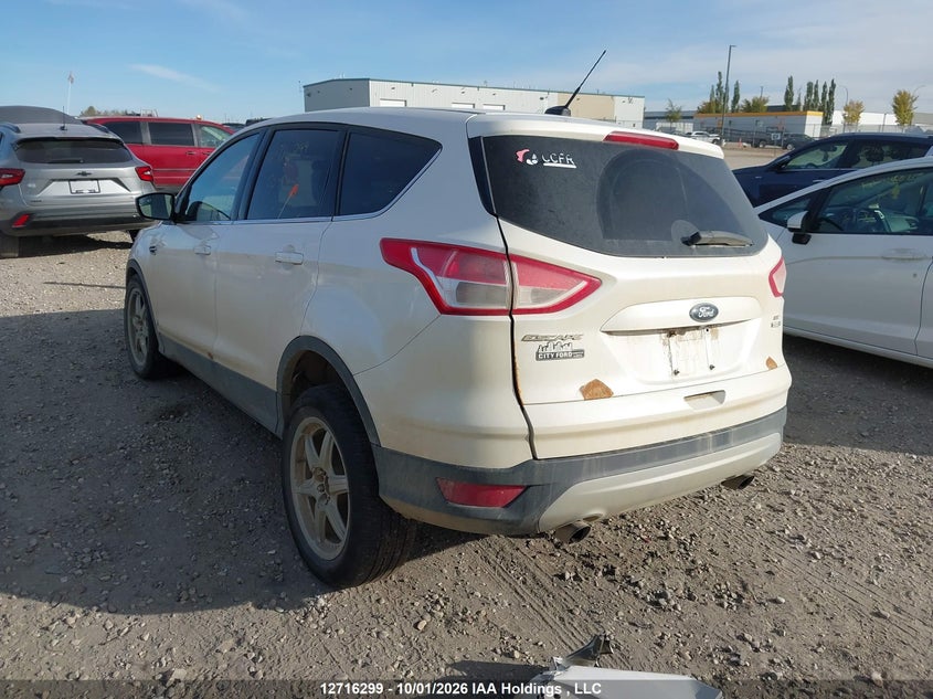 Vin: 1fmcu9gx8fuc70552, lot: 3123027, ford escape se 20153
