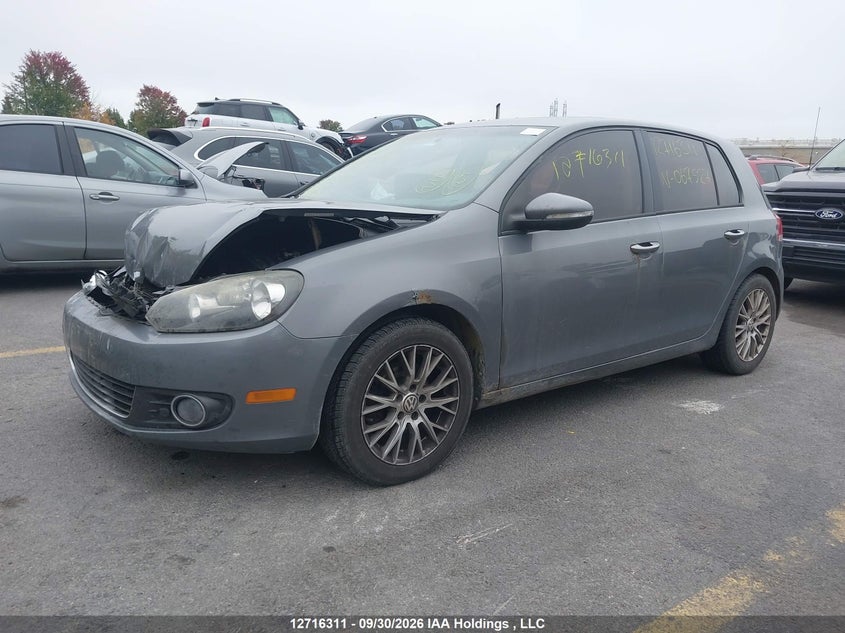 2013 Volkswagen Golf, Front, IAAI, VIN WVWDM7AJ9DW067527 — photo 2