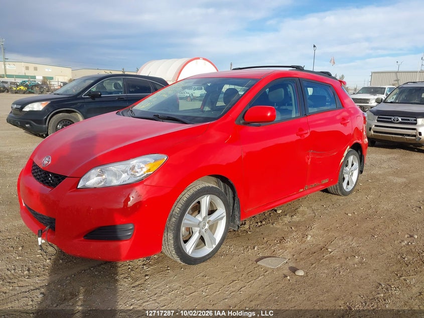 2010 Toyota Corolla Matrix S, Левый бок, IAAI, VIN 2T1LE4EE0AC017690 — фото 2