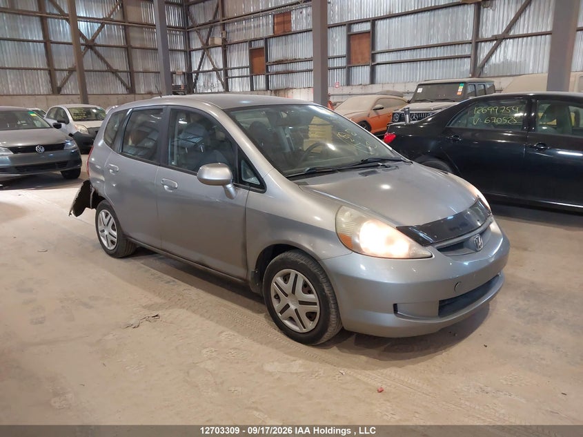 2008 Honda Fit Dx/Lx, Удар ззаду, IAAI, VIN JHMGD37448S802143