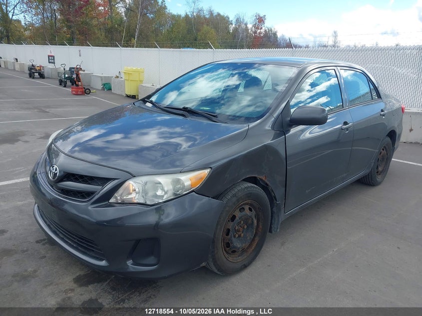 Vin: 2t1bu4ee6dc042368, lot: 3125475, toyota corolla ce 20132