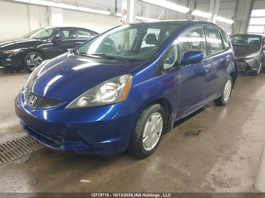 2010 Honda Fit Lx, Удар сзади, IAAI, VIN JHMGE8G55AS800300 — фото 2