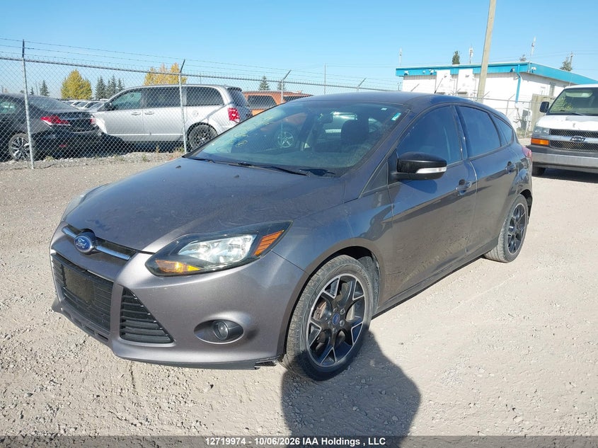 2014 Ford Focus Se, Front, IAAI, VIN 1FADP3K22EL328707 — photo 2
