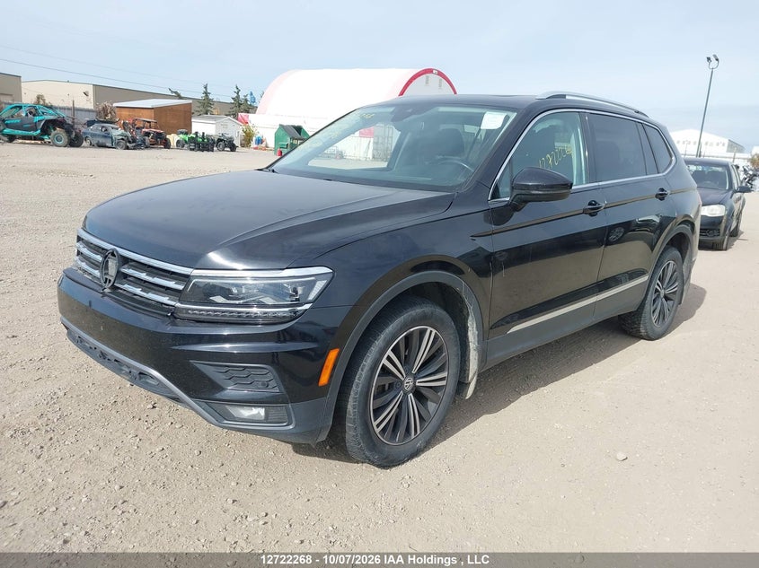 2018 Volkswagen Tiguan, Правый бок, IAAI, VIN 3VV4B7AXXJM069598 — фото 2