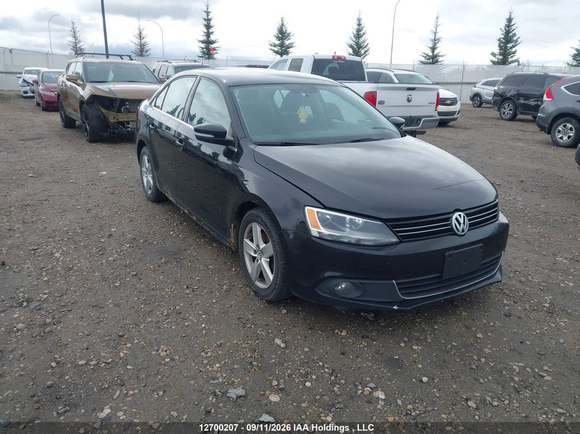2011 Volkswagen Jetta 2.5L Comfortline/2.5L Sportline, Удар спереди, IAAI, VIN 3VWDX7AJ3BM373091