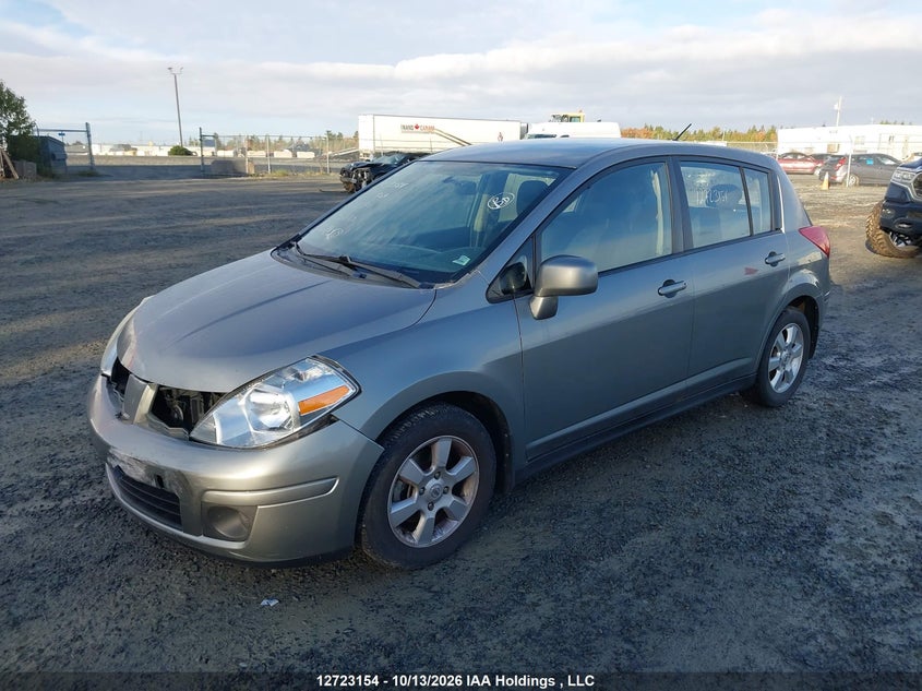 2009 Nissan Versa 1.8Sl, Удар спереди, IAAI, VIN 3N1BC13EX9L353099 — фото 2