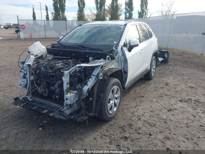 2020 Toyota Rav4 Le, Front, IAAI, VIN 2T3B1RFV6LW112170 — photo 2