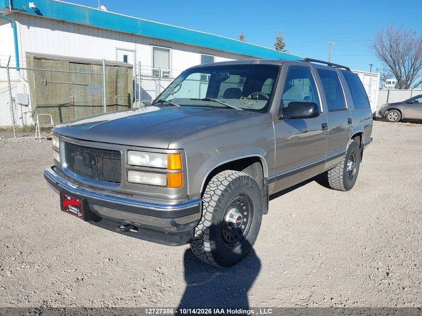 1999 GMC Yukon, Rear, IAAI, VIN 1GKEK13R1XJ716611 — photo 2
