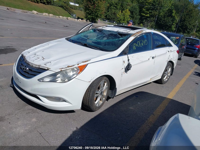 2011 Hyundai Sonata Limited, Rollover, IAAI, VIN 5NPEC4ACXBH165590 — photo 2