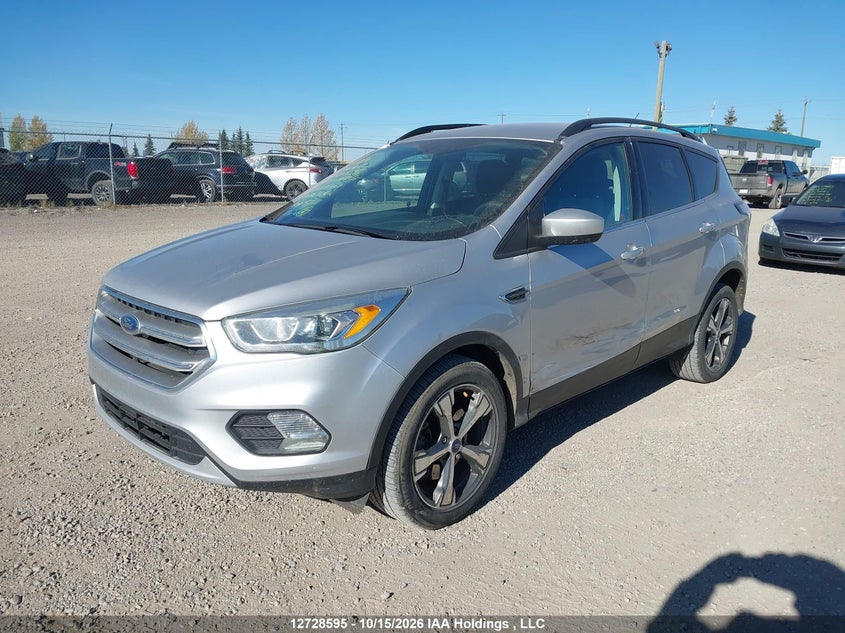 Vin: 1fmcu9g95hua43209, lot: 3136269, ford escape se 20172