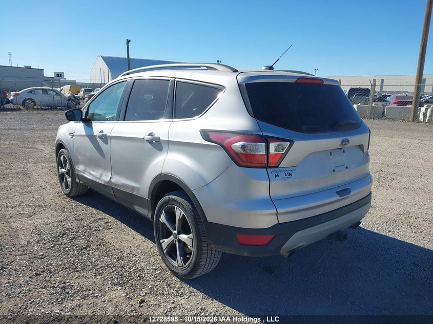Vin: 1fmcu9g95hua43209, lot: 3136269, ford escape se 20173
