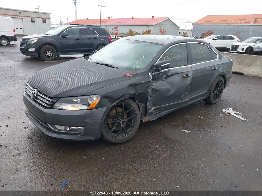 2014 Volkswagen Passat 1.8 Tsi Highline, Left Side, IAAI, VIN 1VWCS7A33EC091552 — photo 2