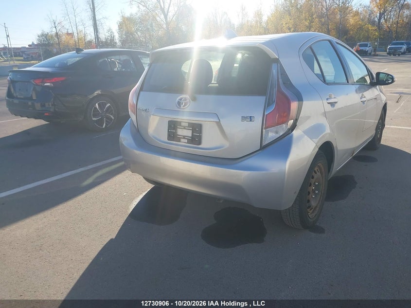 Vin: jtdkdtb3xf1583959, lot: 3138769, toyota prius c 20154