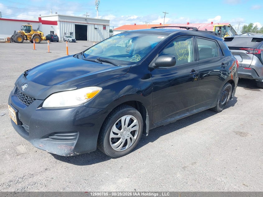 2010 Toyota Matrix, Right Side, IAAI, VIN 2T1LE4EE6AC013272 — photo 2