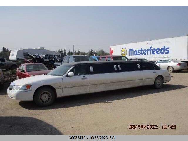 2000 Lincoln Town Car Executive VIN: 1L1FM81W5YY827485 Lot: 30023475