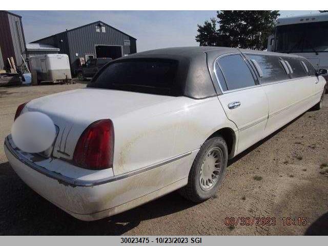 2000 Lincoln Town Car Executive VIN: 1L1FM81W5YY827485 Lot: 30023475