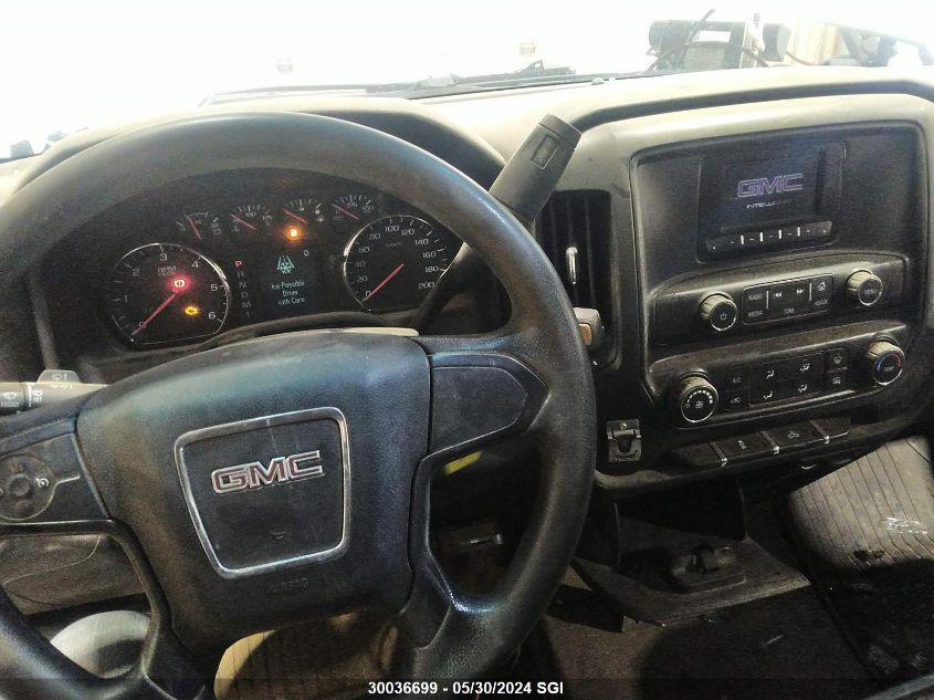 2015 GMC Sierra K2500 Heavy Duty VIN: 1GT22XEG8FZ523465 Lot: 30036699