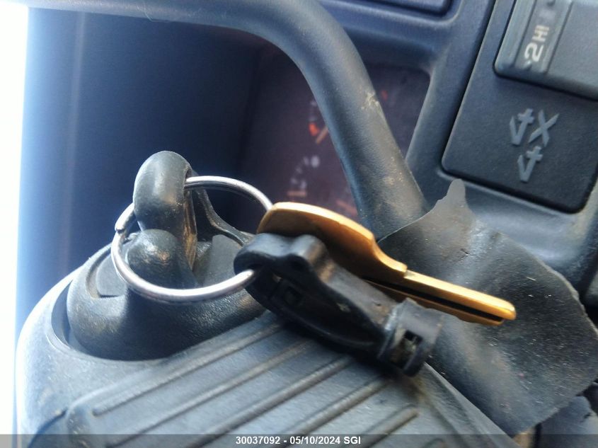 1998 GMC Sierra K1500 VIN: 2GTEK19R0W1537942 Lot: 30037092