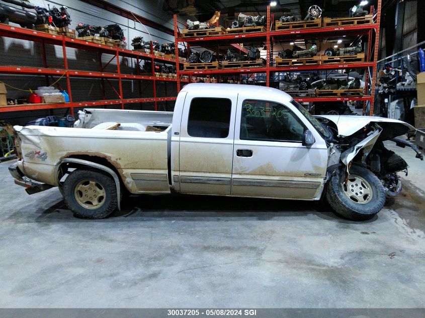 2000 Chevrolet Silverado K1500 VIN: 1GCEK19TXYE137903 Lot: 30037205