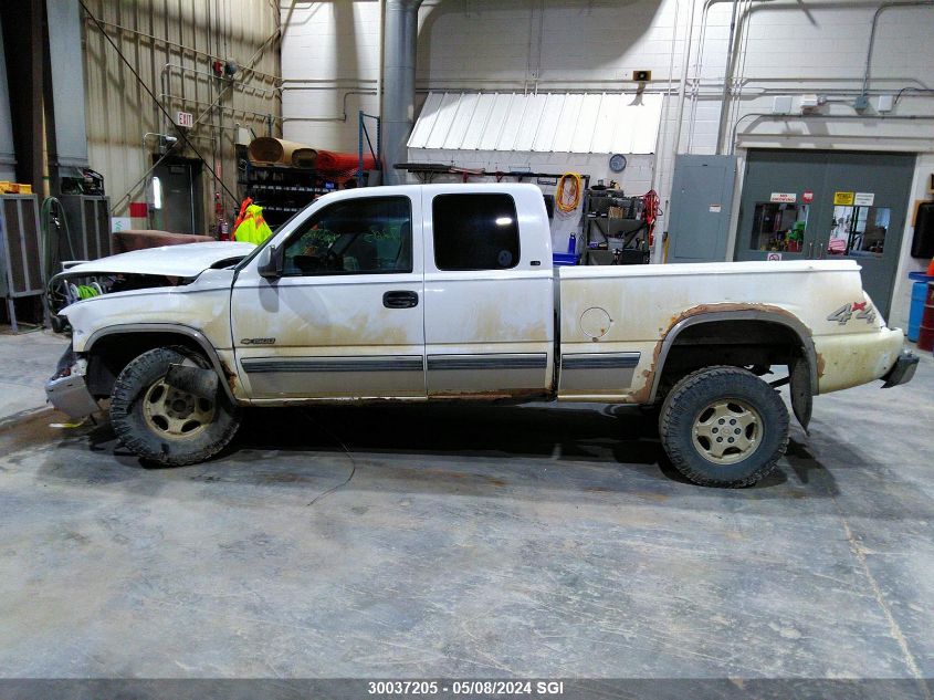 2000 Chevrolet Silverado K1500 VIN: 1GCEK19TXYE137903 Lot: 30037205