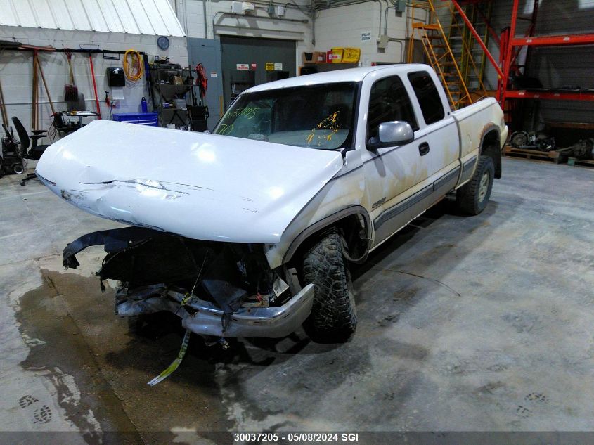 2000 Chevrolet Silverado K1500 VIN: 1GCEK19TXYE137903 Lot: 30037205