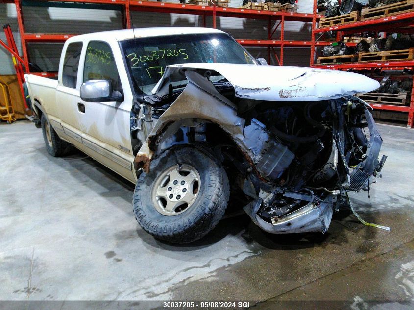 2000 Chevrolet Silverado K1500 VIN: 1GCEK19TXYE137903 Lot: 30037205