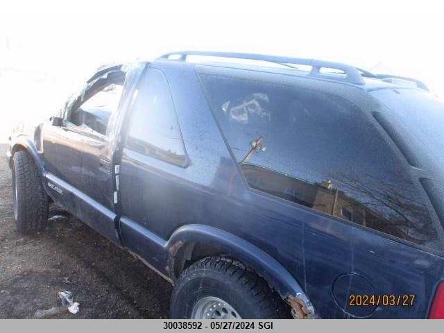 2002 Chevrolet Blazer VIN: 1GNCT18W52K170369 Lot: 30038592