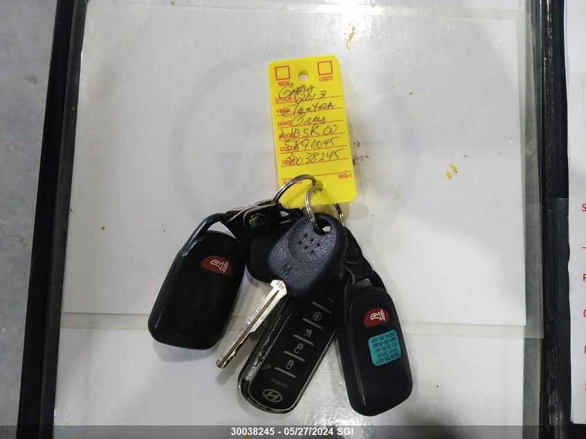 2013 Hyundai Elantra Gls/Limited VIN: 5NPDH4AE1DH200647 Lot: 30038245