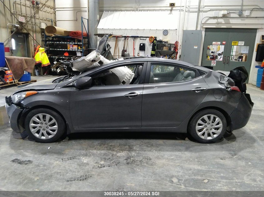 2013 Hyundai Elantra Gls/Limited VIN: 5NPDH4AE1DH200647 Lot: 30038245
