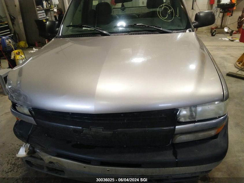 2000 Chevrolet Silverado C1500 VIN: 1GCEC14T1YE142301 Lot: 30036025