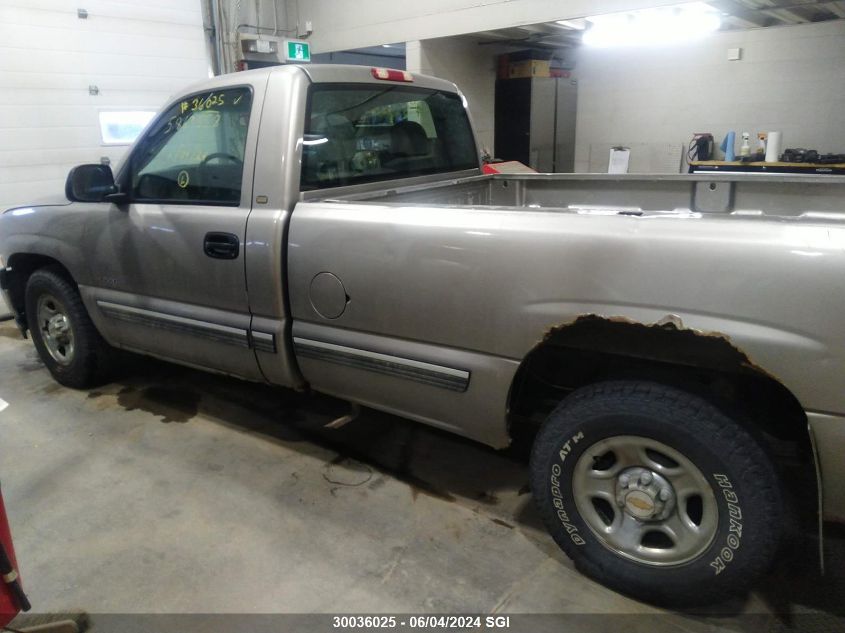 2000 Chevrolet Silverado C1500 VIN: 1GCEC14T1YE142301 Lot: 30036025