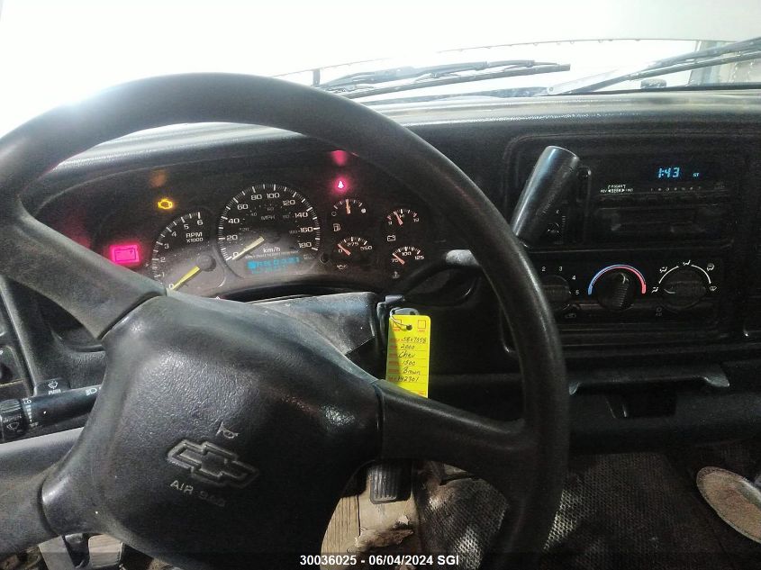 2000 Chevrolet Silverado C1500 VIN: 1GCEC14T1YE142301 Lot: 30036025