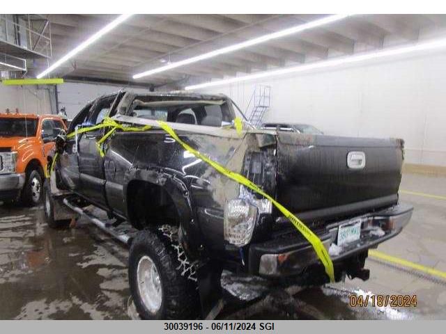 2004 Chevrolet Silverado K2500 Heavy Duty VIN: 1GCHK29244E360457 Lot: 30039196