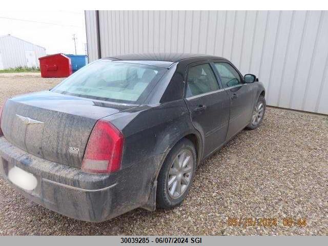 2007 Chrysler 300 Touring VIN: 2C3KA53G07H725684 Lot: 30039285