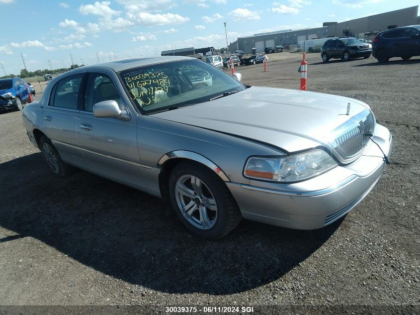 2007 Lincoln Town Car Signature Limited VIN: 1LNHM82W57Y627484 Lot: 30039375