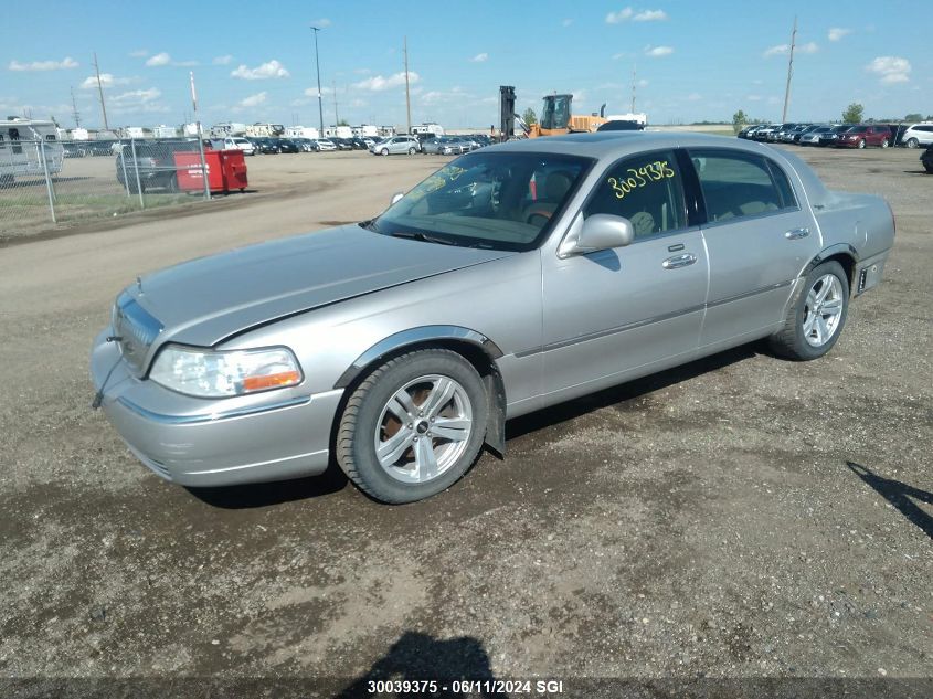 2007 Lincoln Town Car Signature Limited VIN: 1LNHM82W57Y627484 Lot: 30039375