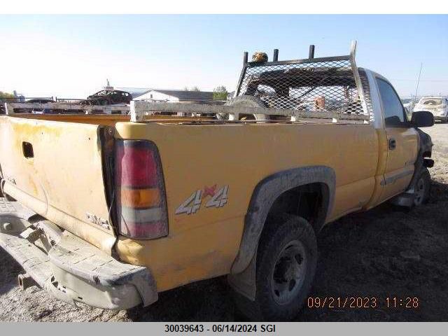 2005 GMC Sierra K2500 Heavy Duty VIN: 1GTHK24U35E247108 Lot: 30039643