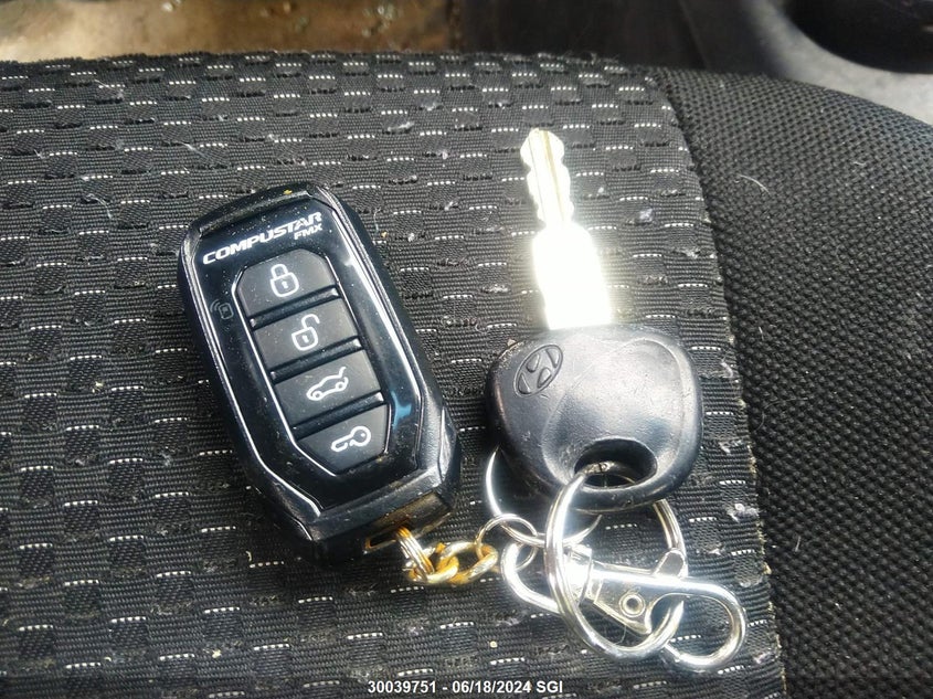 2007 Hyundai Accent Gs VIN: KMHCN35C27U039819 Lot: 30039751