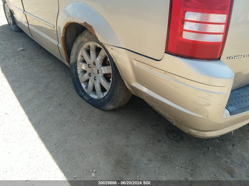 2008 Chrysler Town & Country Touring VIN: 2A8HR54P38R811458 Lot: 30029866