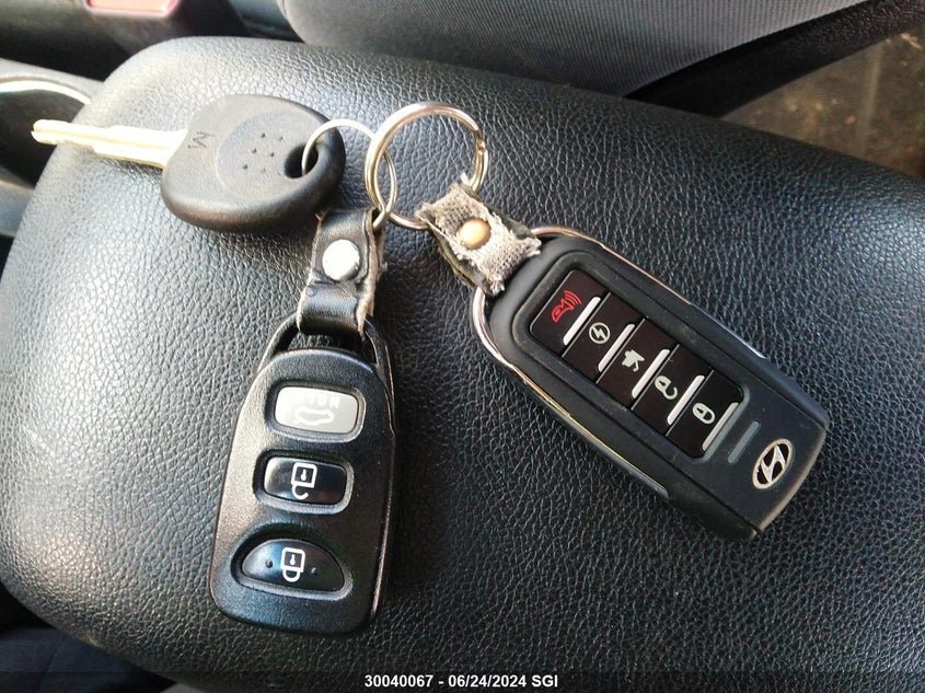 2013 Hyundai Elantra Gls/Limited VIN: 5NPDH4AE6DH325014 Lot: 30040067