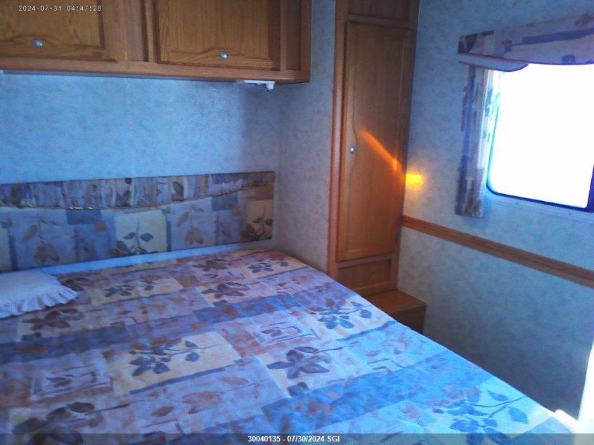 2003 Ford Econoline E450 Super Duty Cutwy Van VIN: 1FDXE45S13HA58640 Lot: 30040135