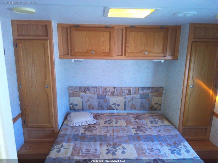 2003 Ford Econoline E450 Super Duty Cutwy Van VIN: 1FDXE45S13HA58640 Lot: 30040135