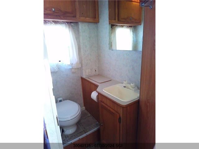 2003 Ford Econoline E450 Super Duty Cutwy Van VIN: 1FDXE45S13HA58640 Lot: 30040135