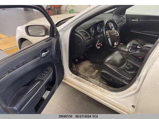 2011 Chrysler 300C VIN: 2C3CA6CT6BH593692 Lot: 30040150