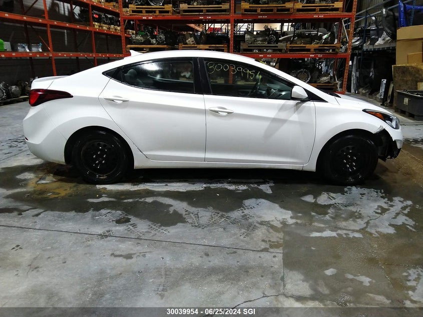 2014 Hyundai Elantra Se/Sport/Limited VIN: 5NPDH4AE2EH527995 Lot: 30039954