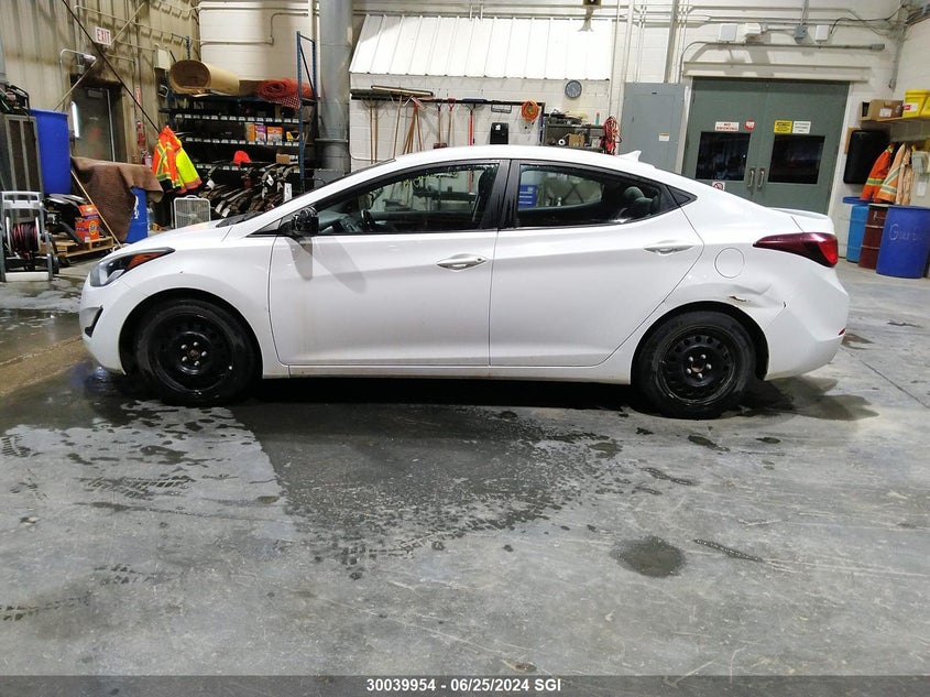 2014 Hyundai Elantra Se/Sport/Limited VIN: 5NPDH4AE2EH527995 Lot: 30039954