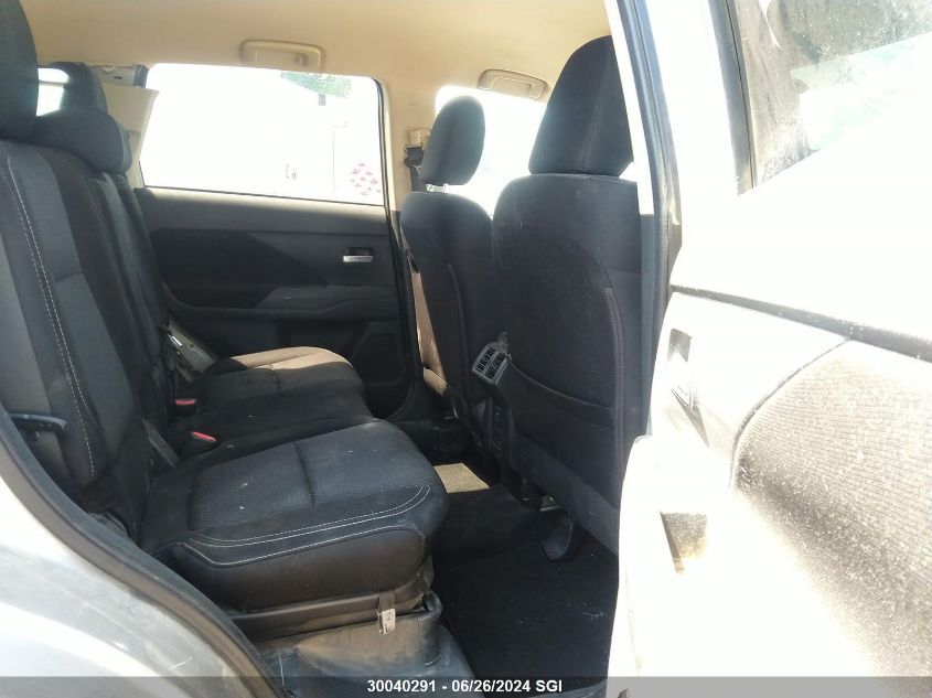 2019 Mitsubishi Outlander Es VIN: JA4AZ2A32KZ605354 Lot: 30040291