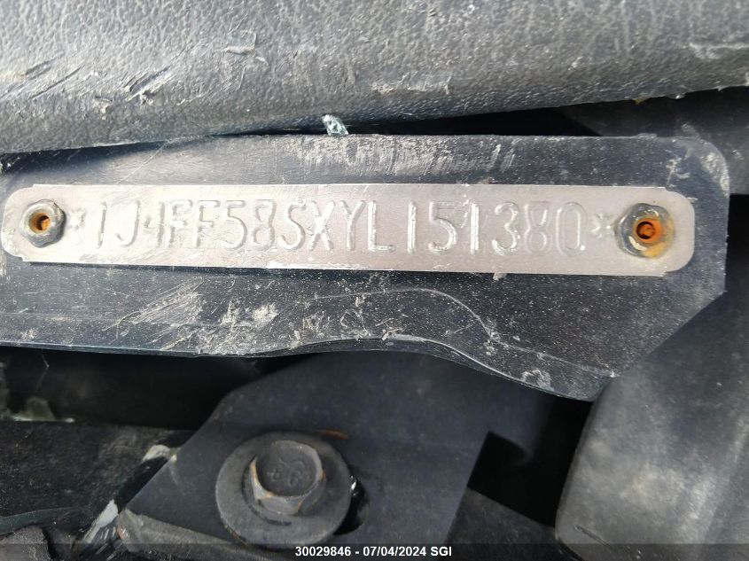 2000 Jeep Cherokee Classic VIN: 1J4FF58SXYL151380 Lot: 30029846